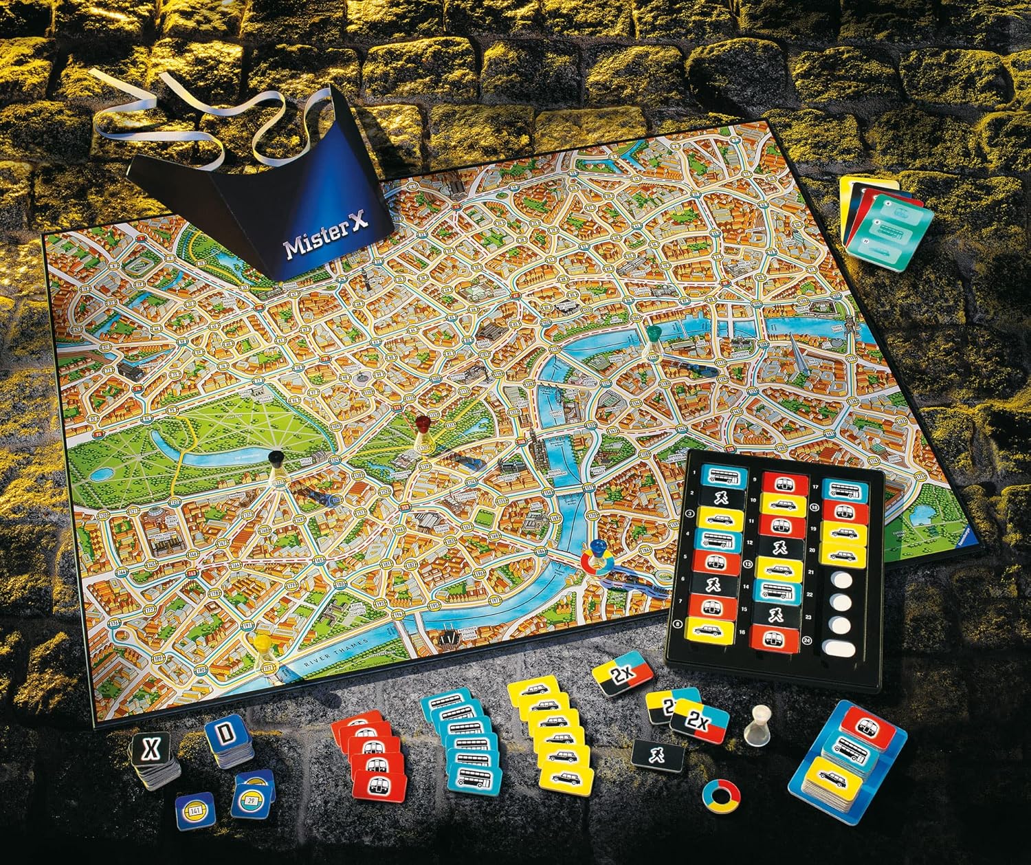 Ravensburger Scotland Yard Strategy Board Games for Families - Children & Adults Age 8 Years Up - 2 to 6 Players - Kids Gifts-1