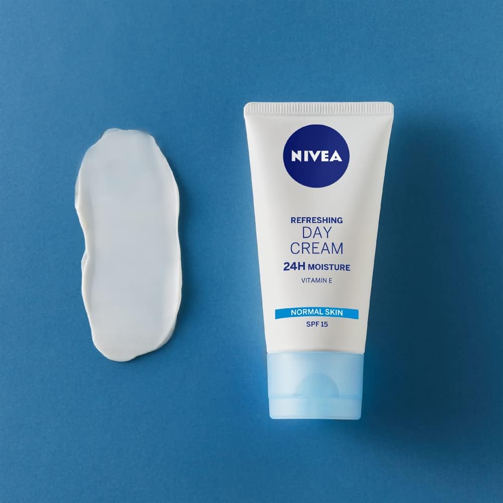 NIVEA Light Moisturising Day Cream, Hydrating Face Cream with Vitamin E, Skin Care Essentials, Intensive Moisturiser, 50 ml (Pack of 1)-3