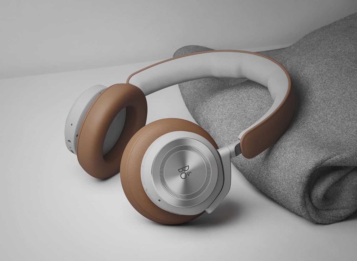 Bang & Olufsen Beoplay HX - Premium Wireless Bluetooth Over-Ear Active Noise Cancelling Headphones, 6 Microphones, Playtime Up to 40 Hours, Headset with Carrying Case - Timber-11