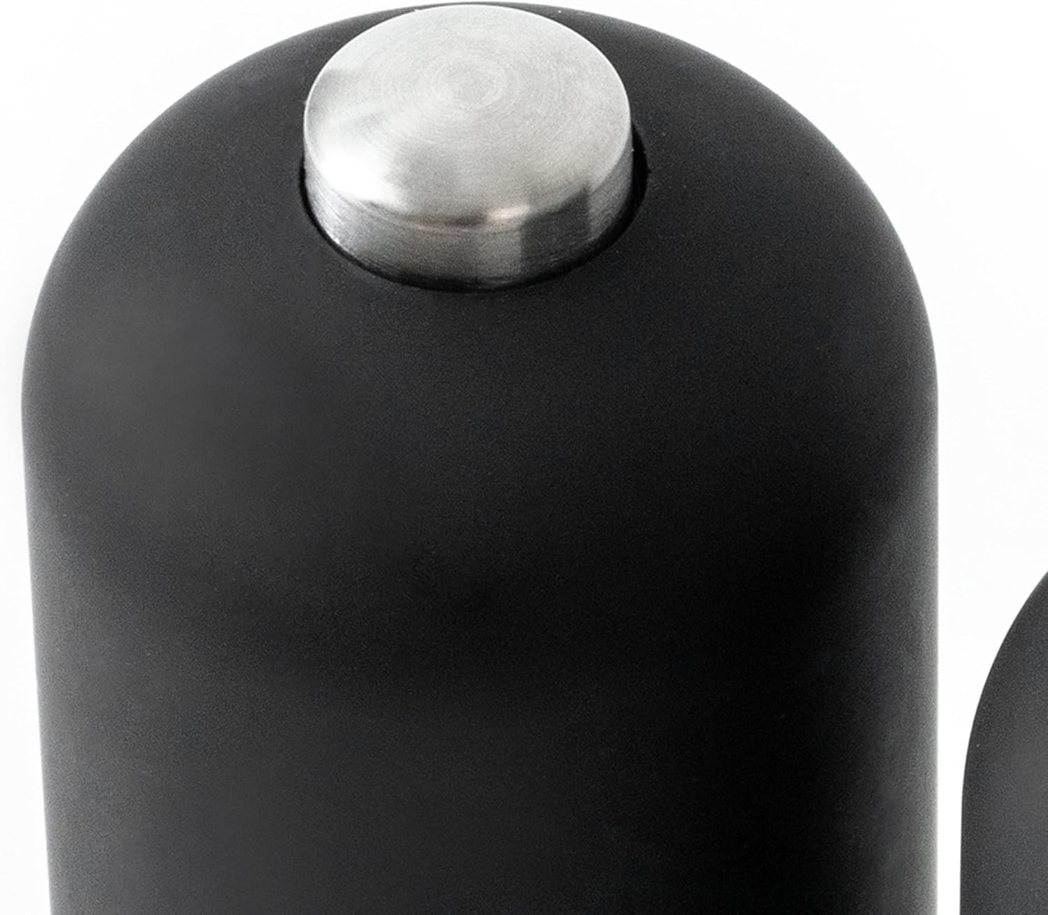 Salter 7524 BKXR Electric Salt & Pepper Grinder Set - Matt Black Soft-Touch, Push Button Operation, Battery Powered, Ceramic Mechanism, Adjustable Fine To Coarse Grind, 66g Rock Salt/30g Peppercorns-6