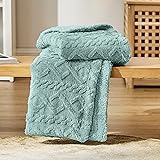 Bedsure Sherpa Fleece Throw Blanket - Fluffy Fuzzy Soft Warm Jacquard Coral Fleece Blanket for Sofa, Bed and Couch, Single, Light Green, 130x150 cm