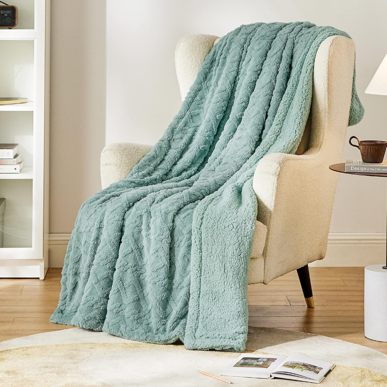 Bedsure Sherpa Fleece Throw Blanket - Fluffy Fuzzy Soft Warm Jacquard Coral Fleece Blanket for Sofa, Bed and Couch, Single, Light Green, 130x150 cm-1