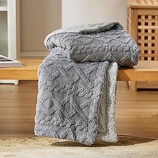 Bedsure Sherpa Fleece Throw Blanket - Fluffy Fuzzy Soft Warm Jacquard Coral Fleece Blanket for Sofa, Bed and Couch, Single, Grey, 130x150 cm