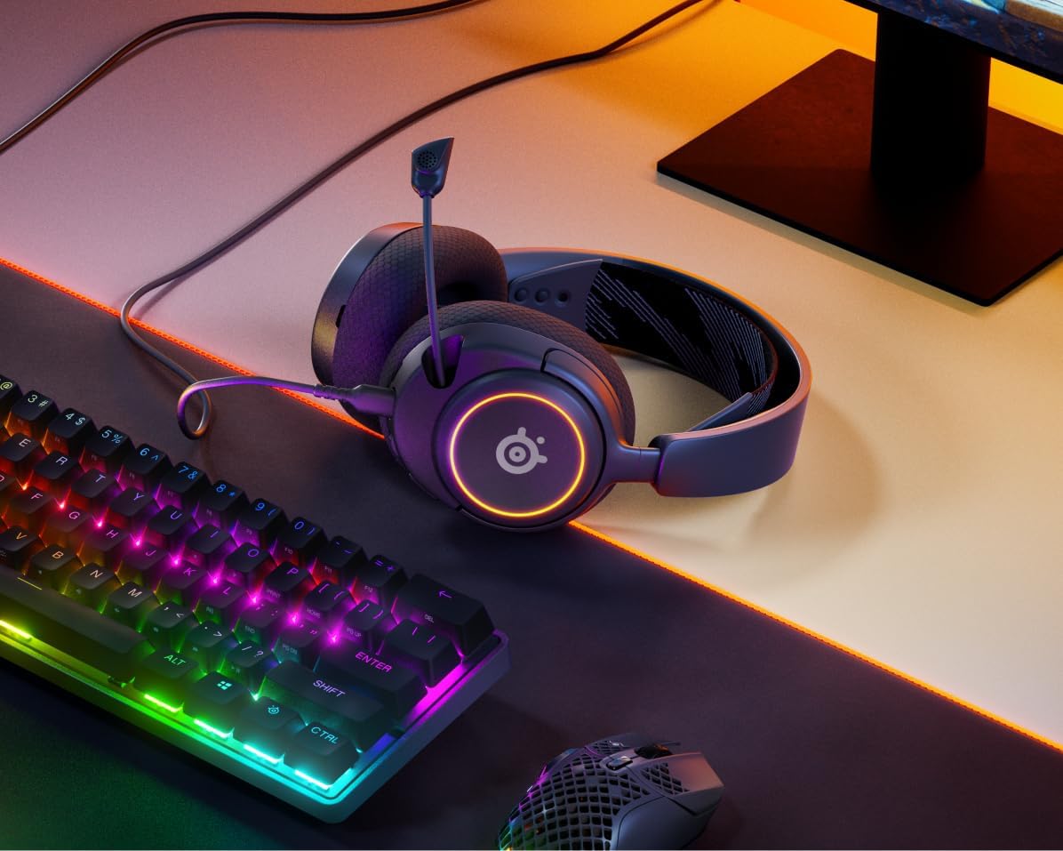 SteelSeries Arctis Nova 3 USB-C Gaming Headset for PC, PS4, PS5 & Switch - RGB Lights - Hi-Fi Drivers - 360° Spatial Audio - AirWeave Memory Foam Earcups - Super Lightweight - ClearCast Gen 2 Mic-1