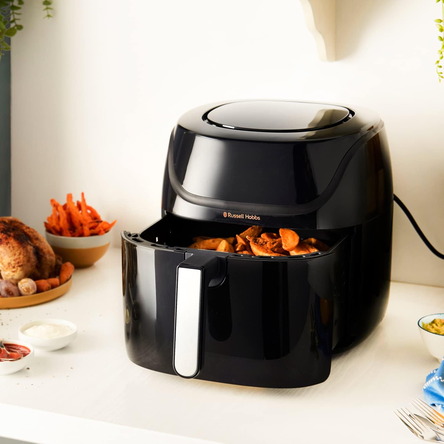 Russell Hobbs XXL Family Rapid Digital Air Fryer 8L [Compact Housing |7 Cooking Functions |10 Programmes] Energy Saving, Max 220°C, Use without oil, Grill, Bake, Roast, Reheat, Frozen etc. 27170-6