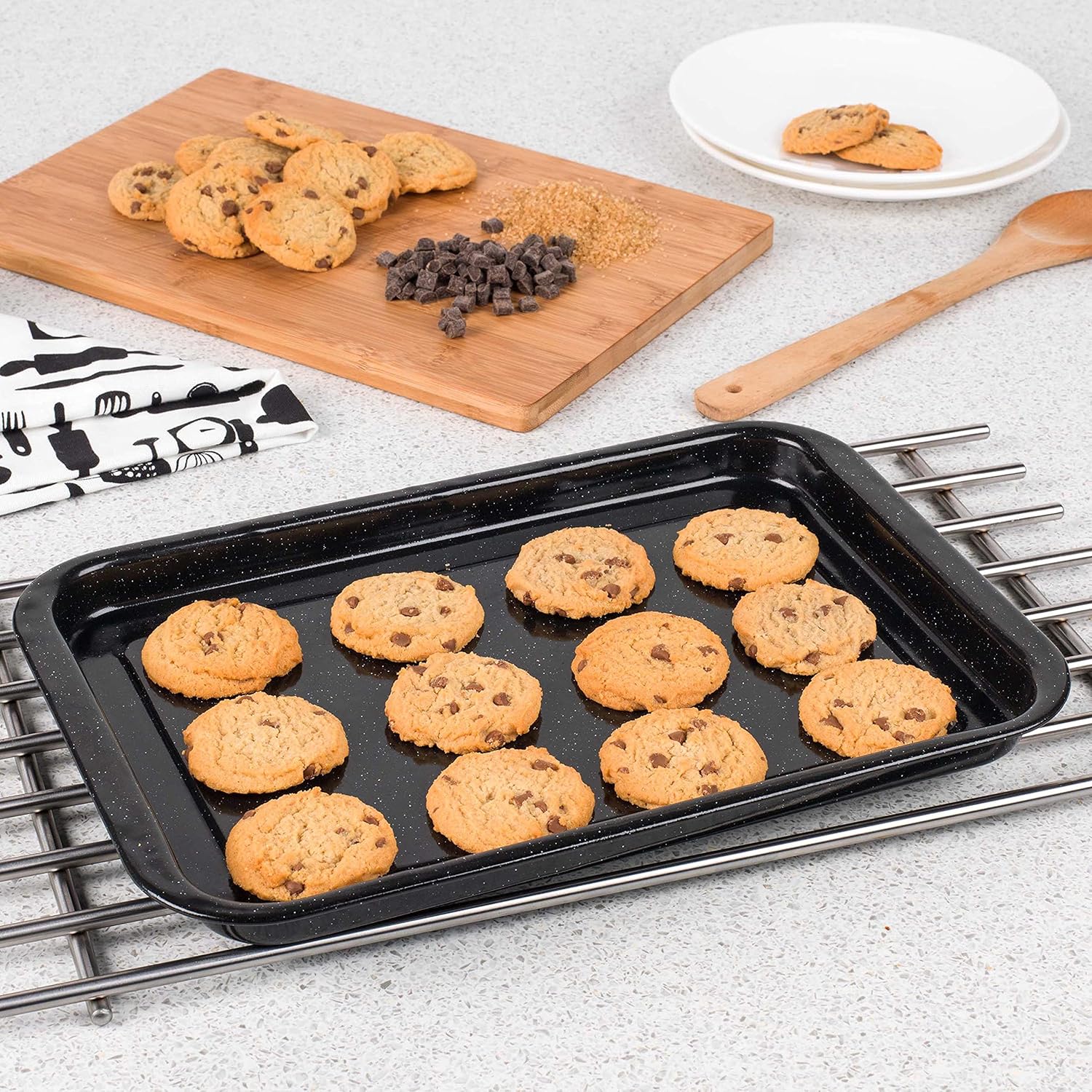 Russell Hobbs COMBO-8316A Baking Tray Set of 2 - Vitreous Enamel Coated Steel Oven Tin, Easy Clean, for Roasting/Baking, Cookies, Durable Flat Baking Pan, Romano Collection, Black, 36 cm-6