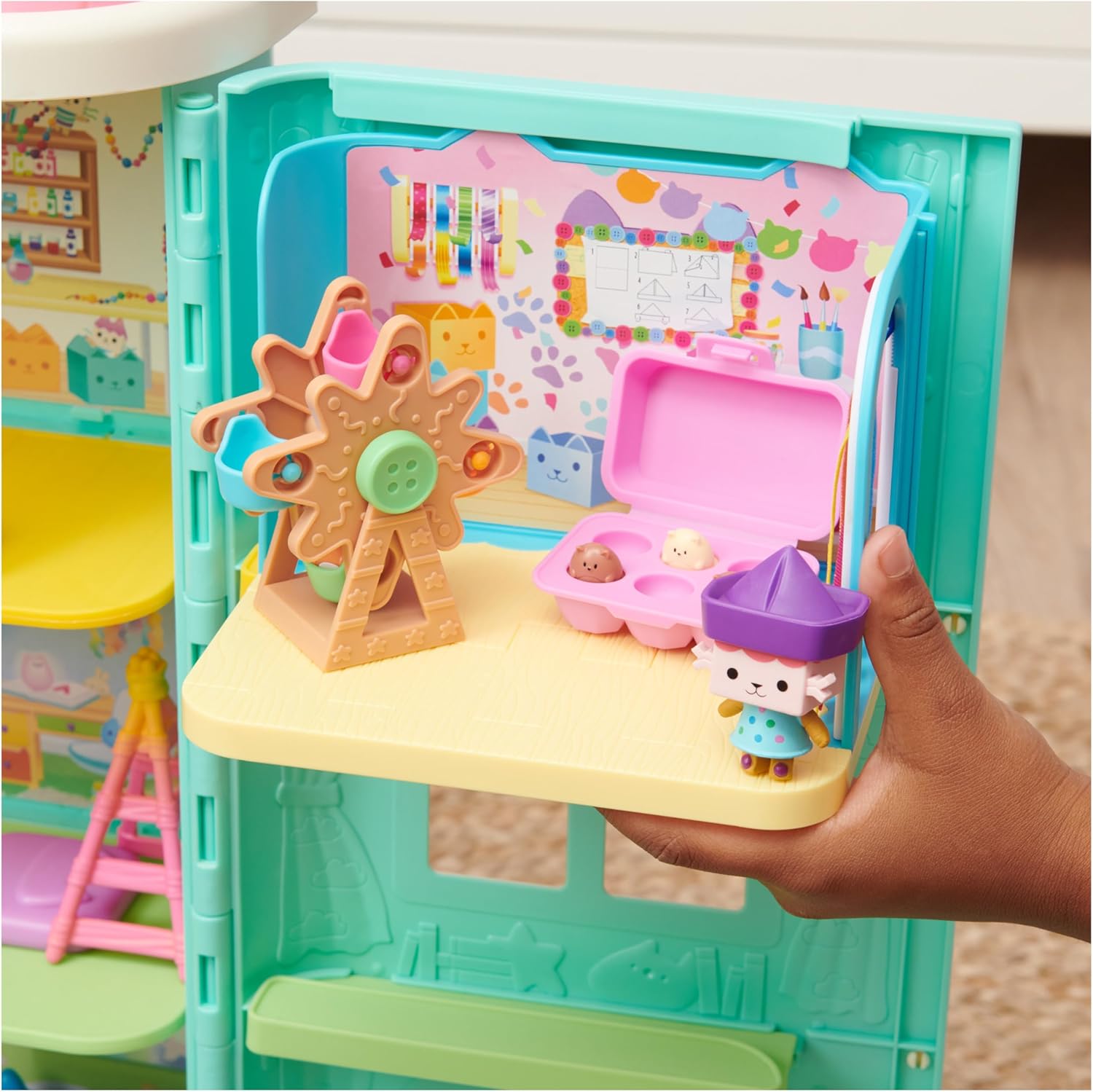 Gabby’s Dollhouse, Baby Box Craft-A-Riffic Room with Baby Box Cat Figure, Accessories, Furniture and Dollhouse Deliveries, Kids’ Toys for Ages 3 and up-4