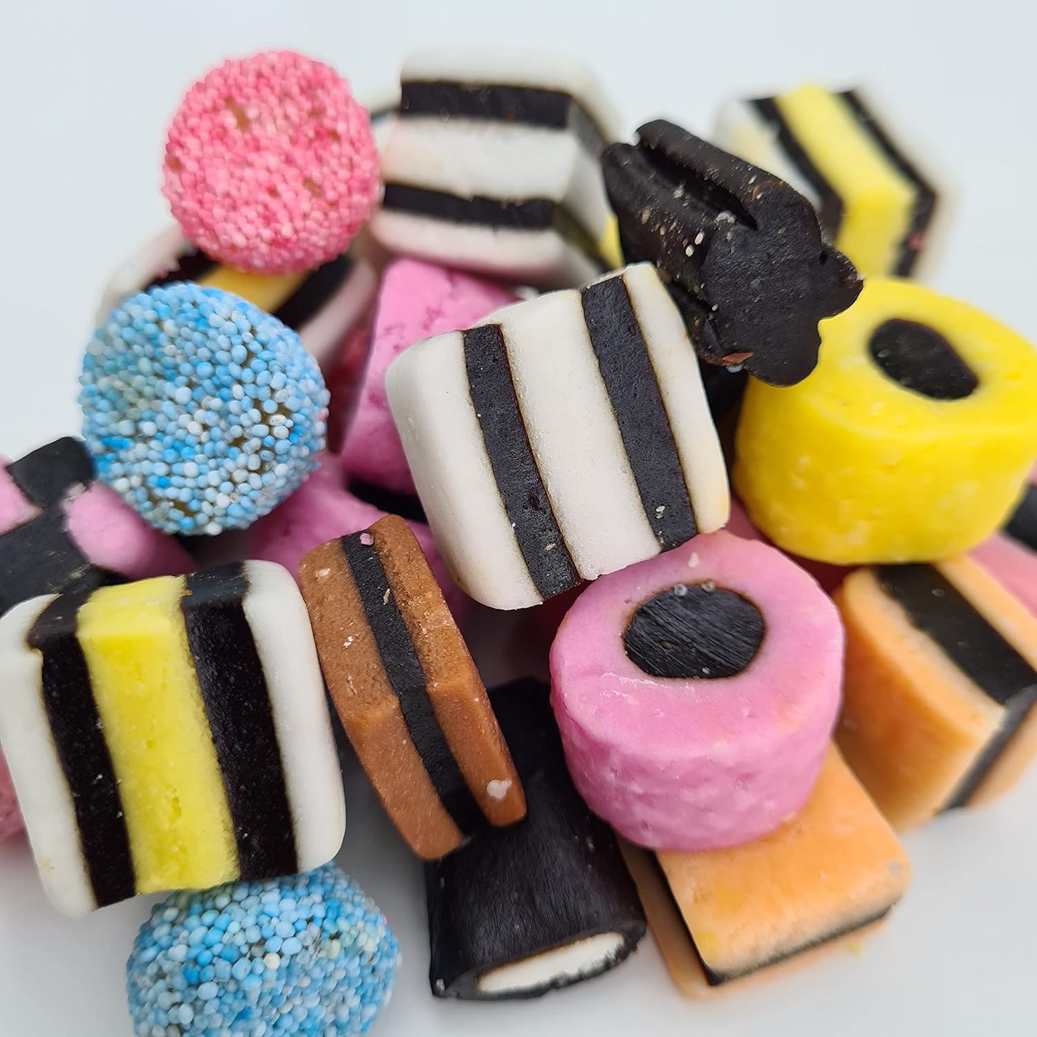 Liquorice Allsorts │ 1 Kilo Bulk Bag │ 1KG │ Assorted Sweet Pick and Mix for Parties, Gifts, and Sharing.-0