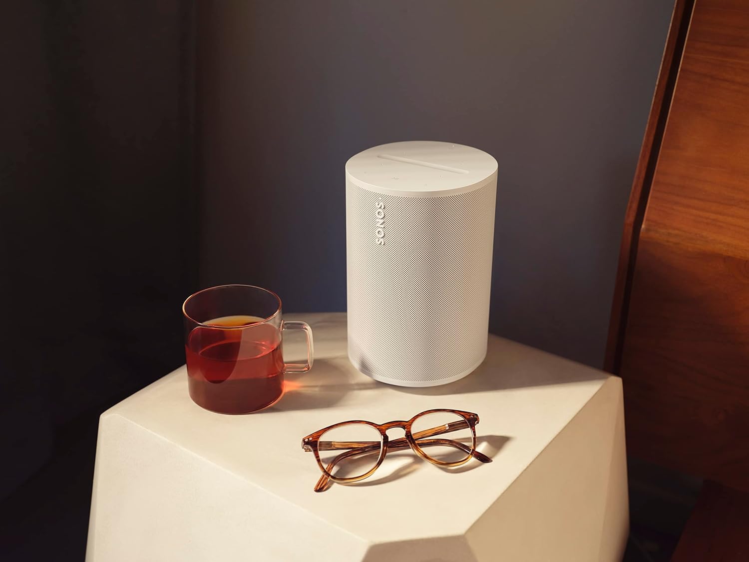 Sonos Era 100 - An icon, remastered. Next-gen acoustics. New look. Now with Bluetooth®. Introducing Era 100. Hear what you've been missing. (White)-7