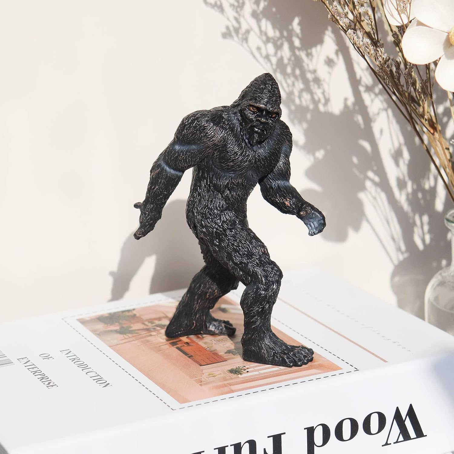 Dnoifne Bigfoot Statue, 5.11 Inches Resin Garden Bigfoot Sculpture, Unique Big Foot Sasquatch Gifts for Men, Bigfoot Sasquatch Ornament for Home Office Garden Bookshelf Desk Decor-3