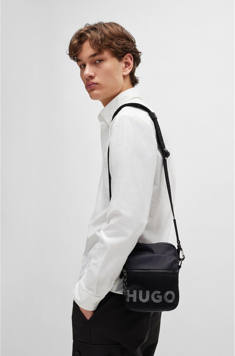 HUGO Mens Hans NS Zip Reporter bag with contrast logo and mesh overlay Size-4