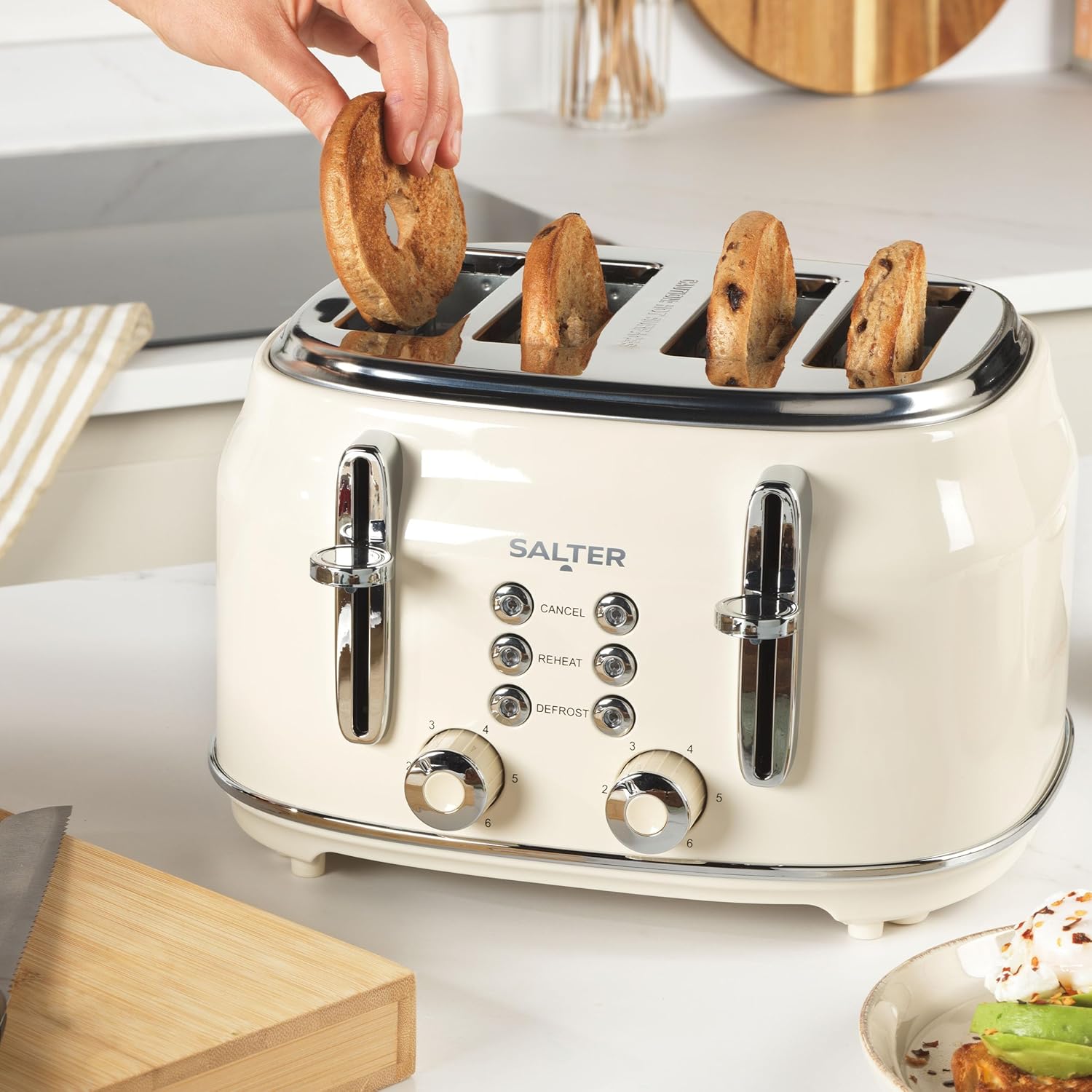 Salter Retro Kettle & Toaster Set – 1.7L Fast Boil Kettle with Removable Limescale Filter, 4-Slice Wide Slot Toaster, Thick Bread, High Lift Eject, Blue Indicator Lights, 3kW/1630W, Cream, COMBO-9352-8