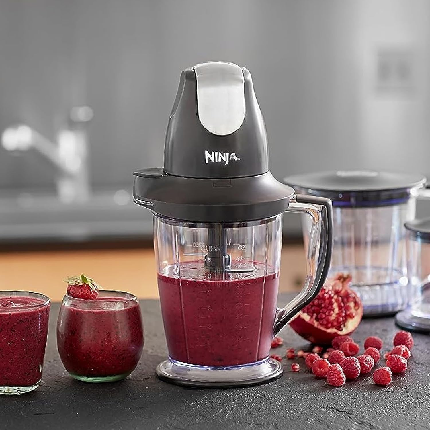 Ninja QB1004 Blender/Food Processor with 450-Watt Base, 48oz Pitcher, 16oz Chopper Bowl, and 40oz Processor Bowl for Shakes, Smoothies, and Meal Prep,Black-1