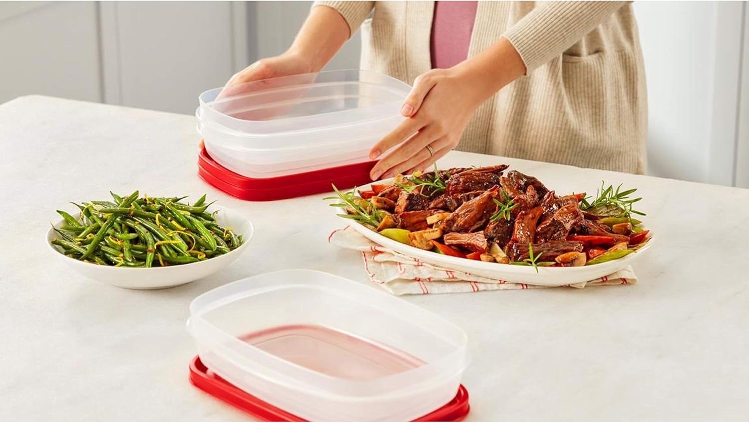 Rubbermaid EasyFindLids Meal Prep Containers, 5.5 Cup, Red-4