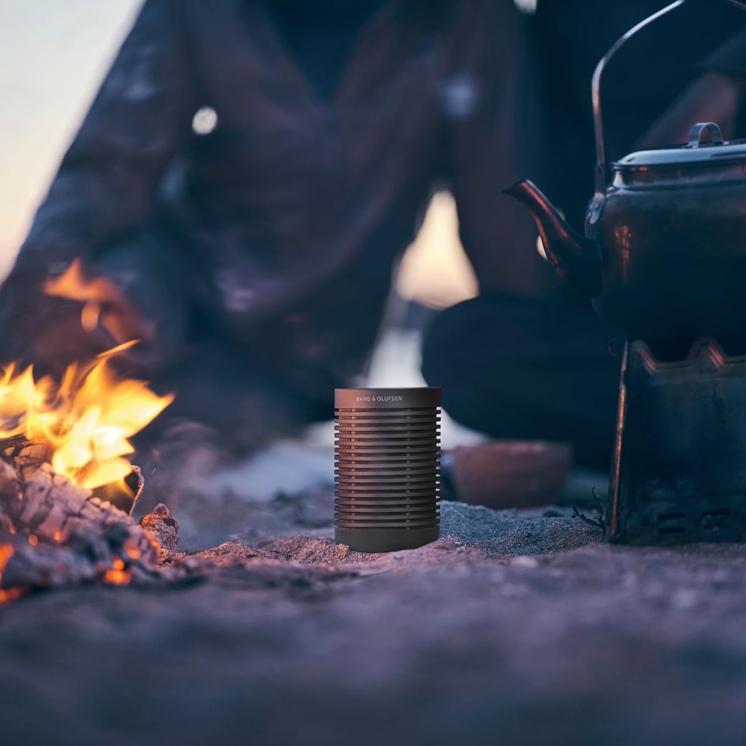 Bang & Olufsen Beosound Explore - Wireless Portable Outdoor Bluetooth speaker, IP 67 Dustproof and Waterproof, Anthracite-3