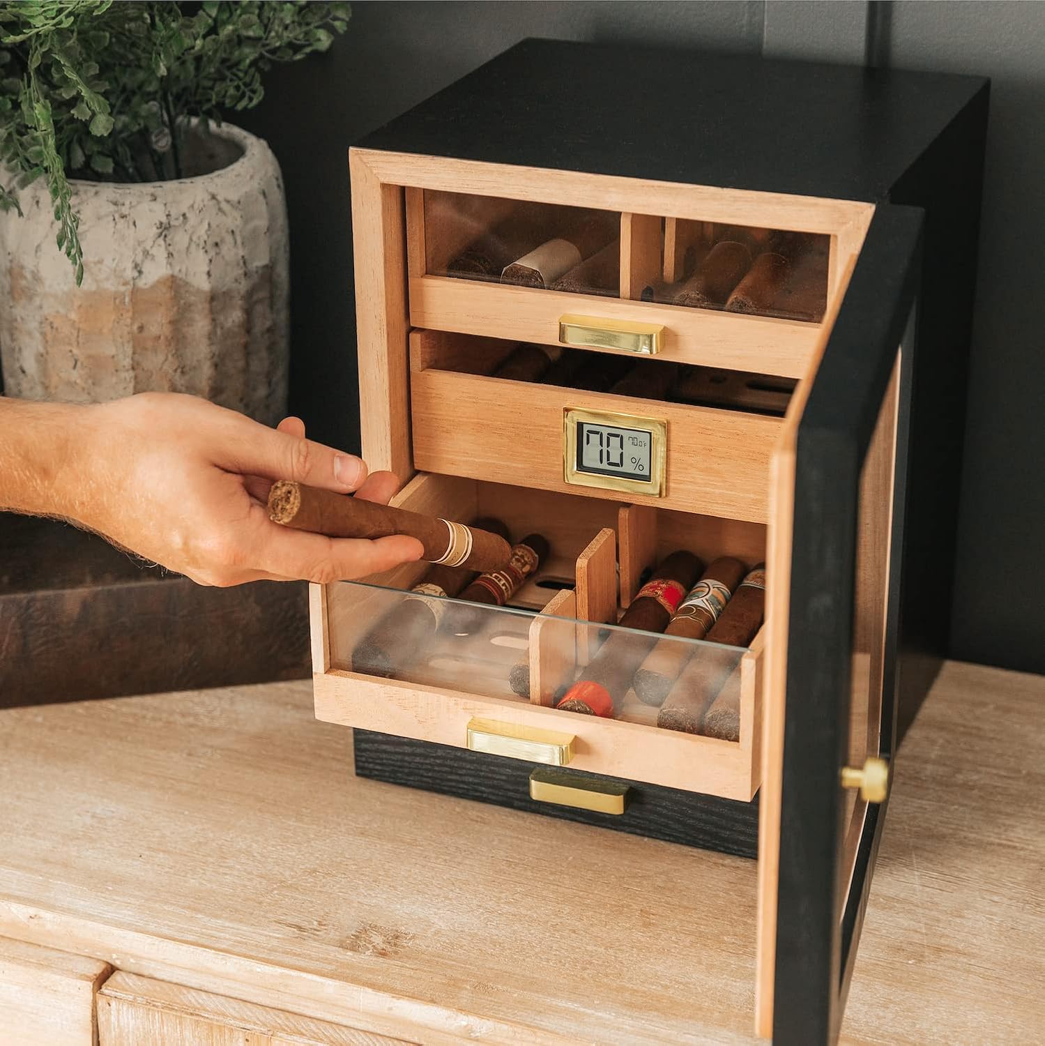 CASE ELEGANCE Luca Cabinet Humidor with Thick Cedar, Easy humidification System, Accurate Digital Hygrometer - Black-8